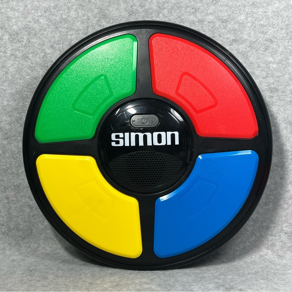 Simon Says Electronic Game Hasbro 2015 Classic‎ Toy Tested and Works